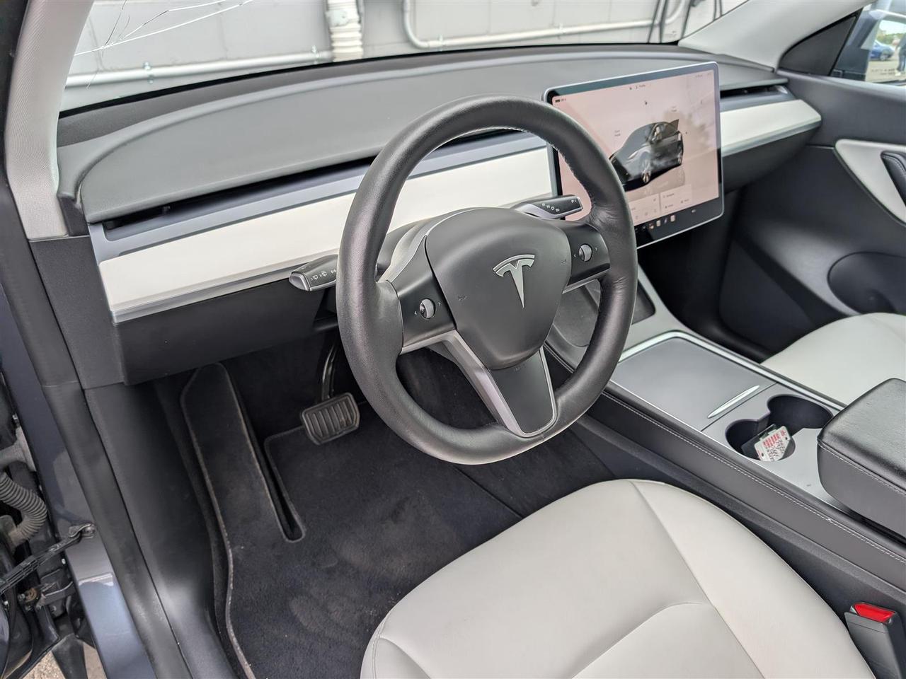 2022 Tesla Model Y LONG RANGE AWD - WHITE INTERIOR - DUAL MOTOR Photo
