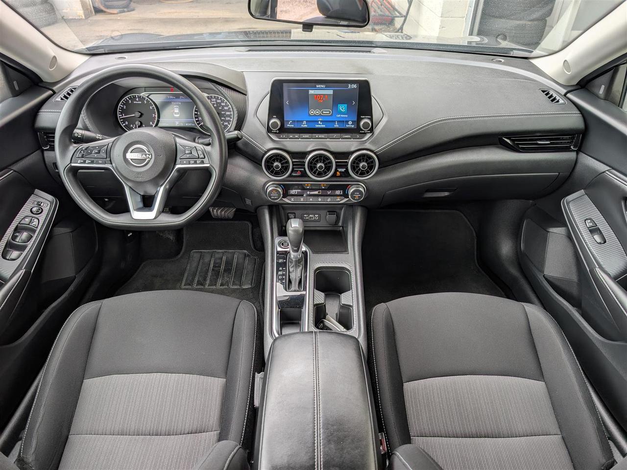 2024 Nissan Sentra SV - CARPLAY - HTD SEATS - REV CAM - TECH FEATS Photo