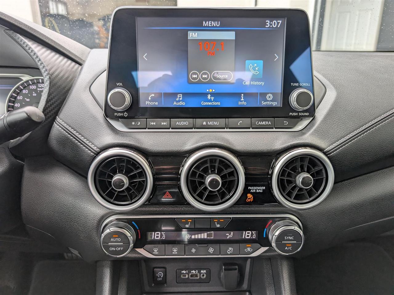 2024 Nissan Sentra SV - CARPLAY - HTD SEATS - REV CAM - TECH FEATS Photo