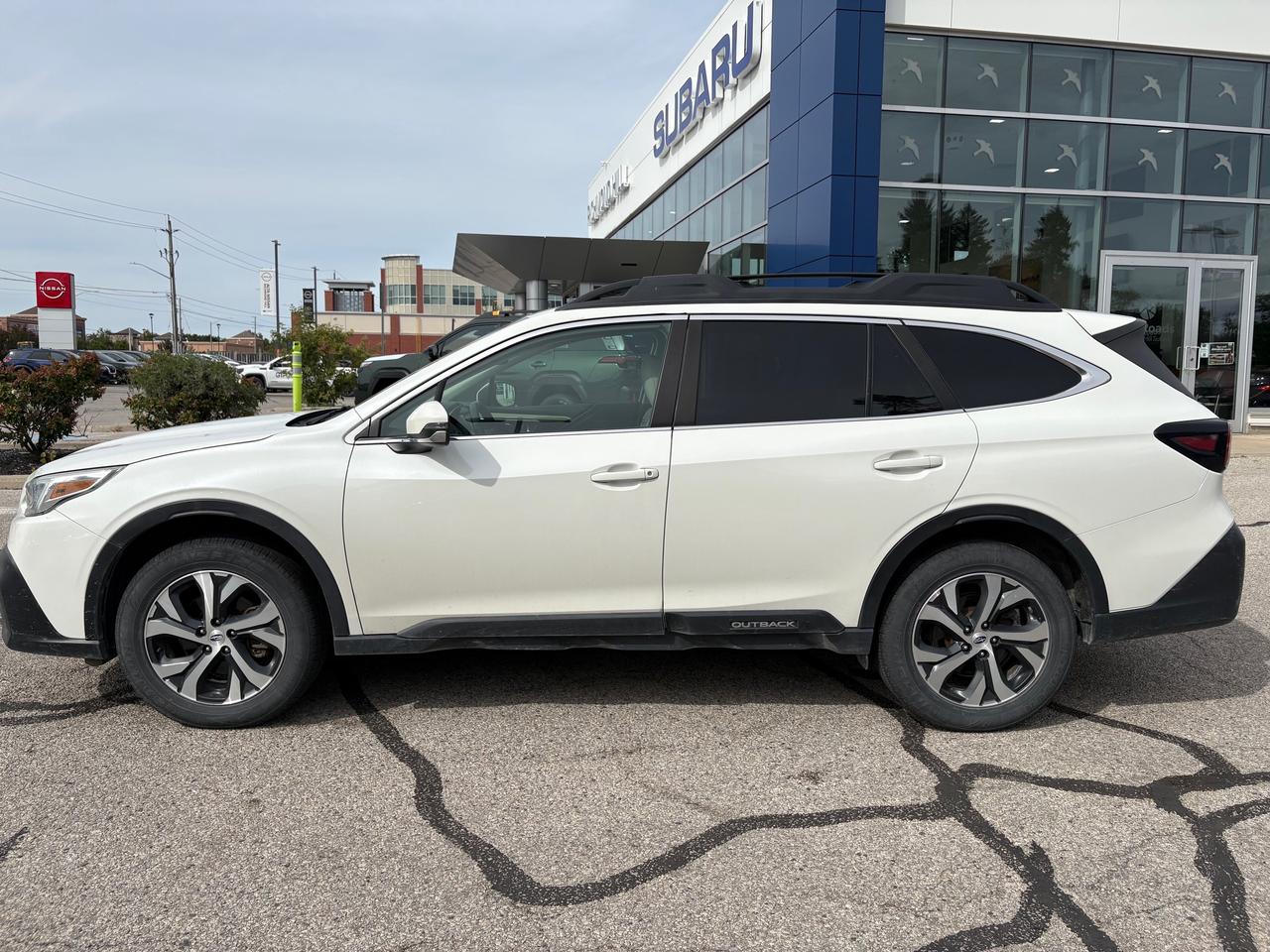 2020 Subaru Outback Limited NO ACCIDENTS! ONE OWNER! LIMITED! Photo