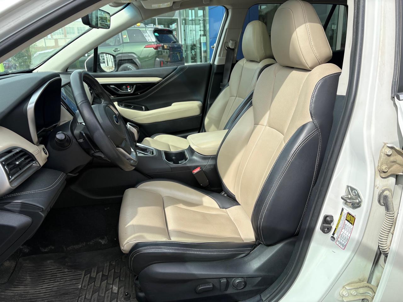 2020 Subaru Outback Limited NO ACCIDENTS! ONE OWNER! LIMITED! Photo