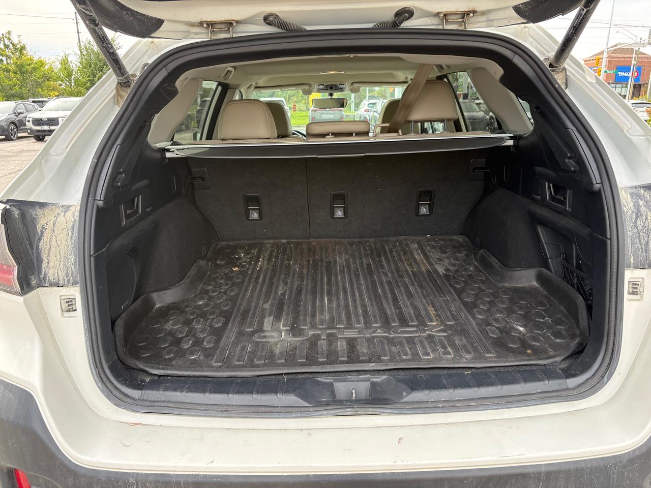 2020 Subaru Outback Limited NO ACCIDENTS! ONE OWNER! LIMITED! Photo