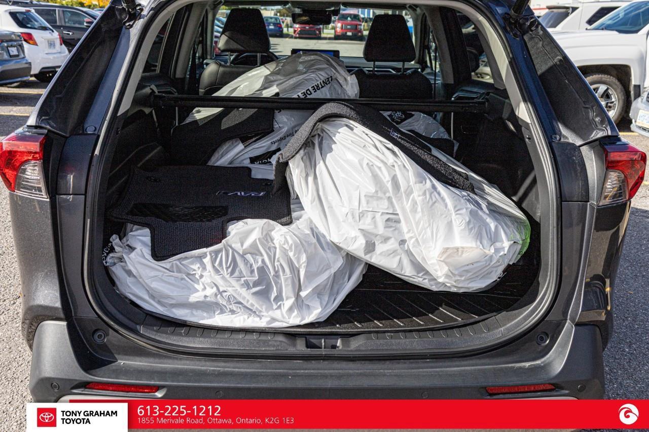 2023 Toyota RAV4 LIMITED  Photo