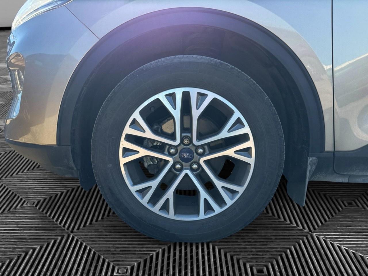 2021 Ford Escape SEL Hybrid AWD Photo