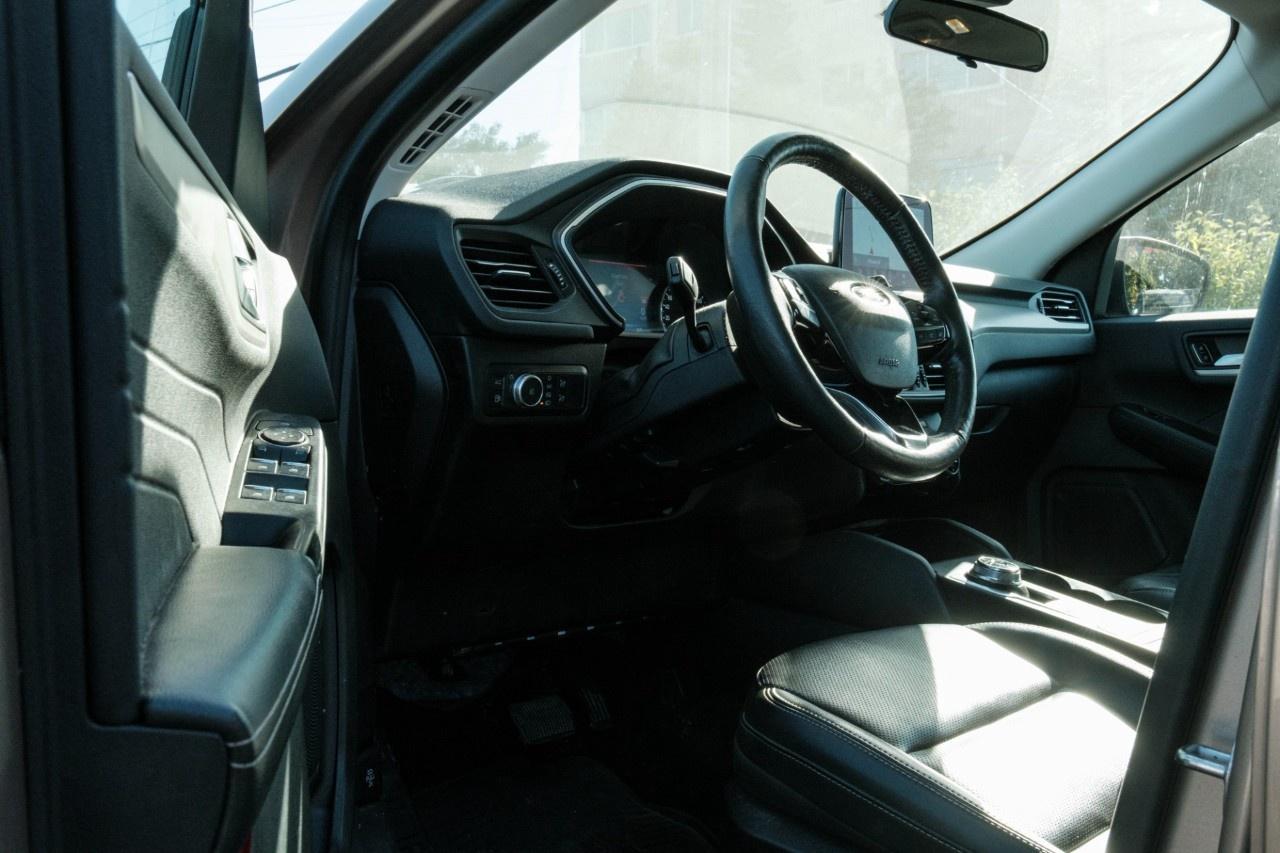 2021 Ford Escape SEL Hybrid AWD Photo
