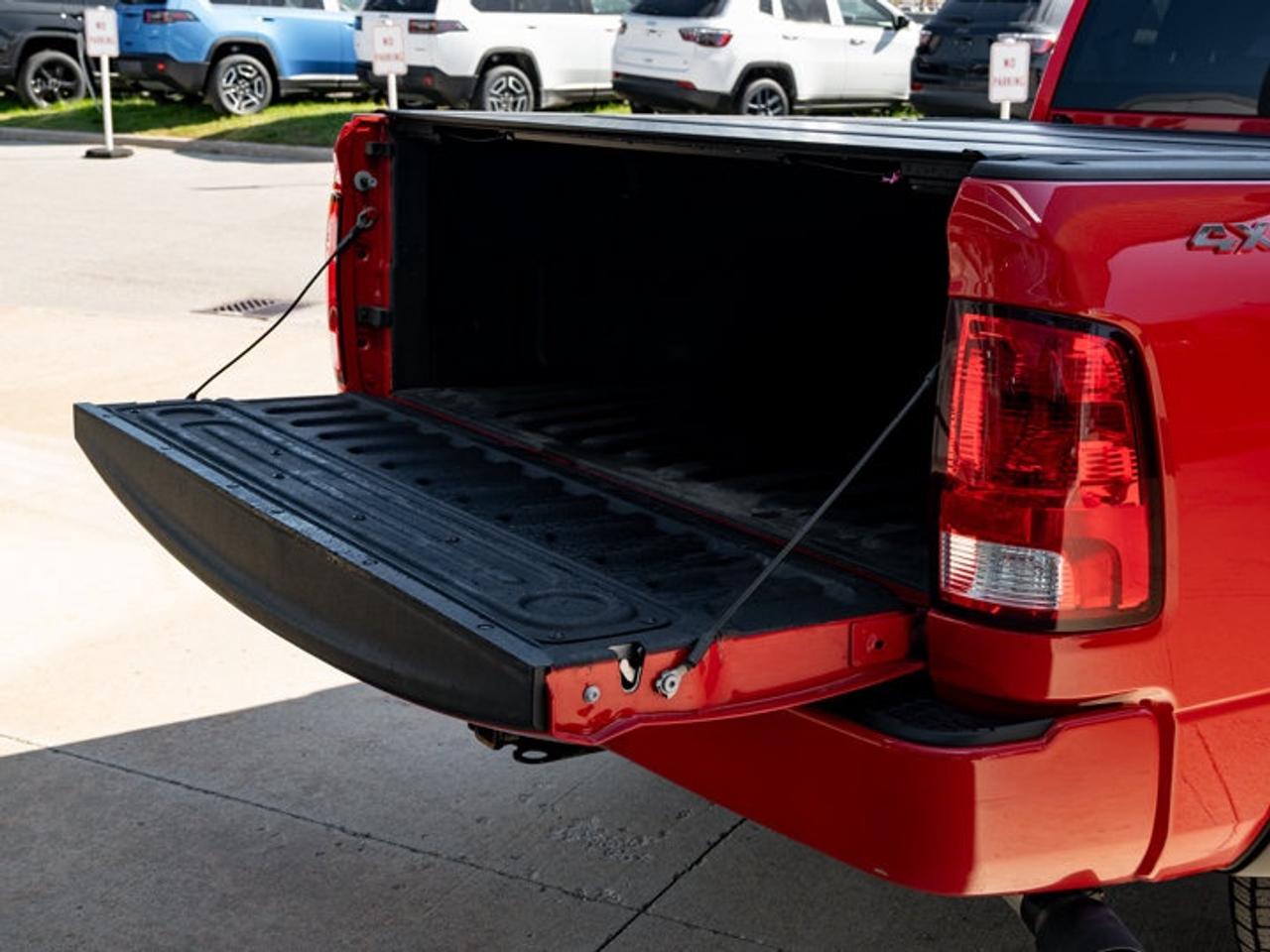 2022 RAM 1500 Classic EXPRESS Photo