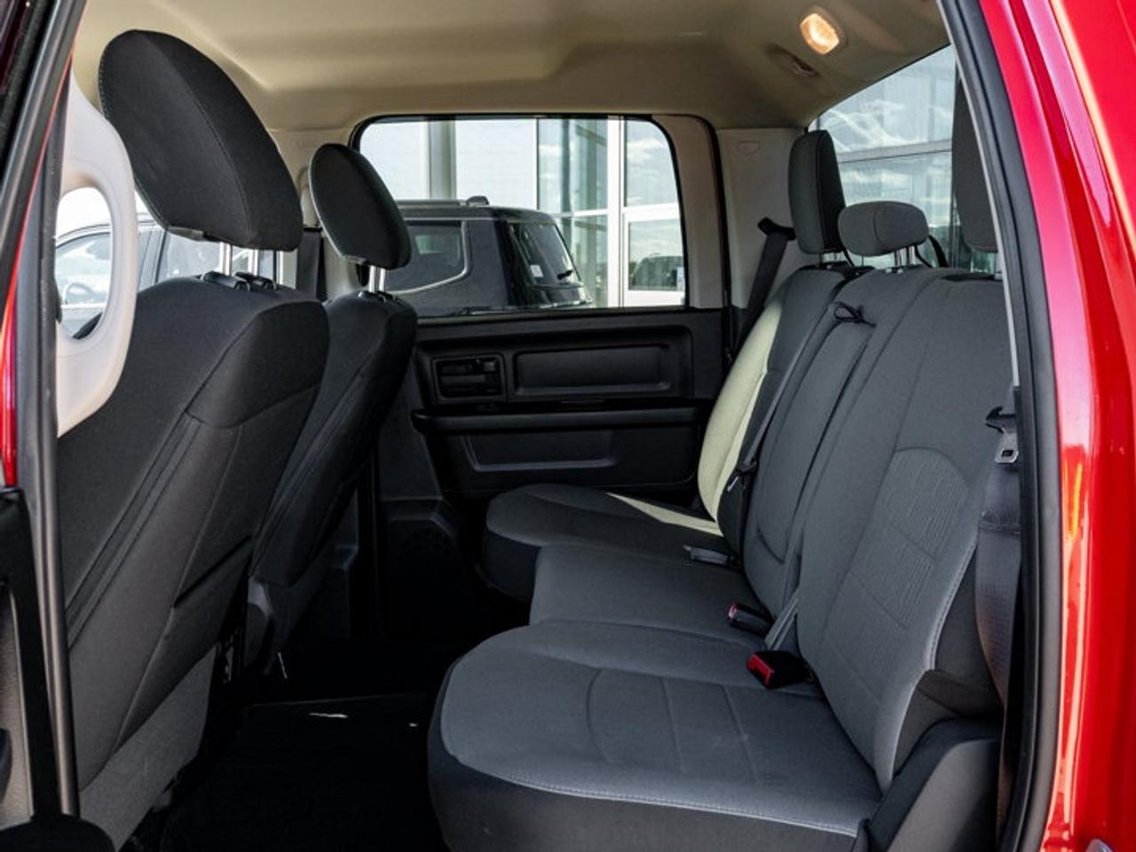 2022 RAM 1500 Classic EXPRESS Photo