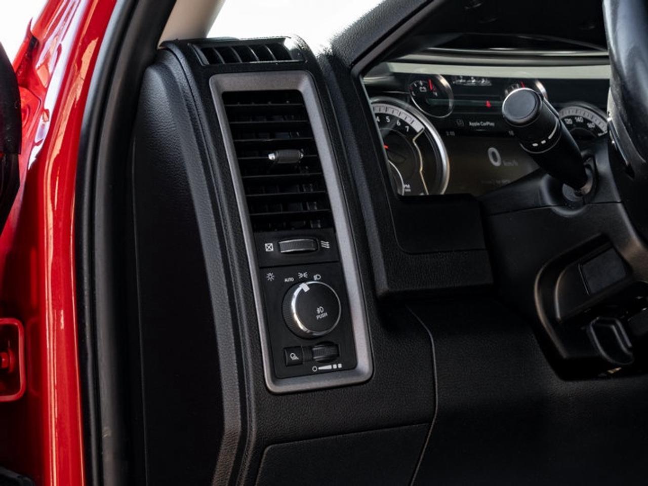 2022 RAM 1500 Classic EXPRESS Photo
