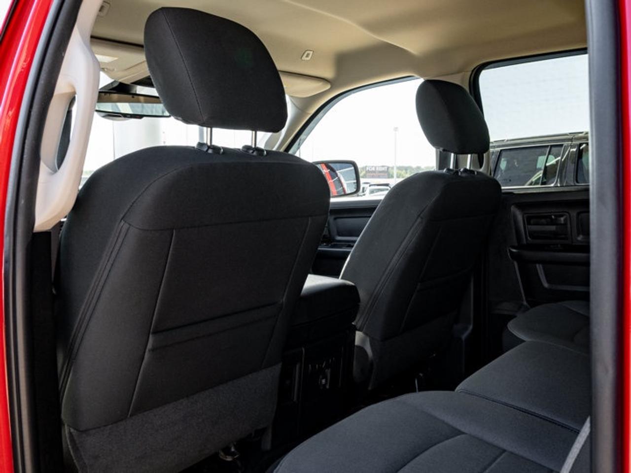 2022 RAM 1500 Classic EXPRESS Photo