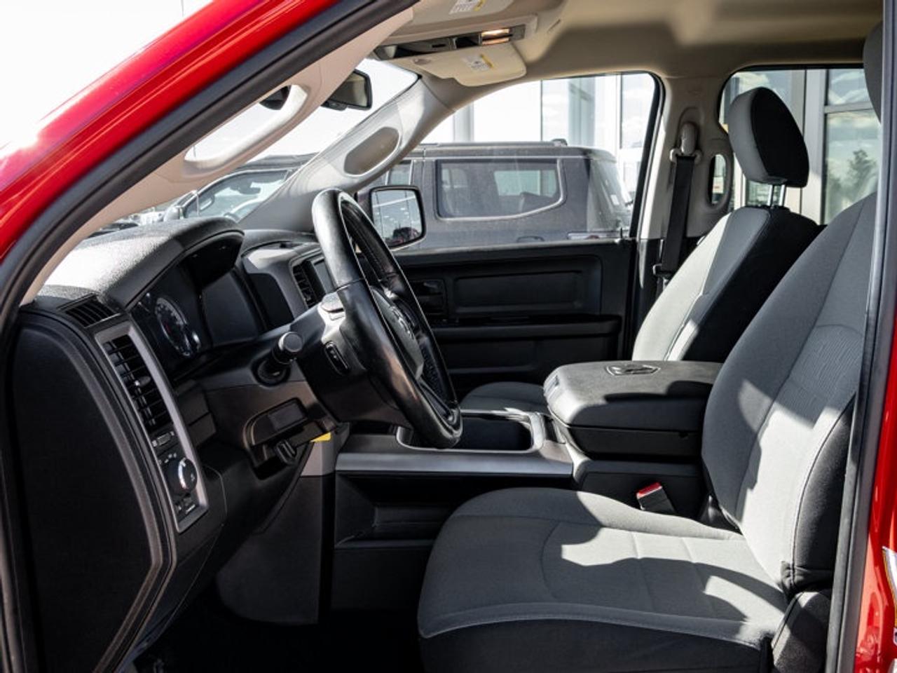 2022 RAM 1500 Classic EXPRESS Photo