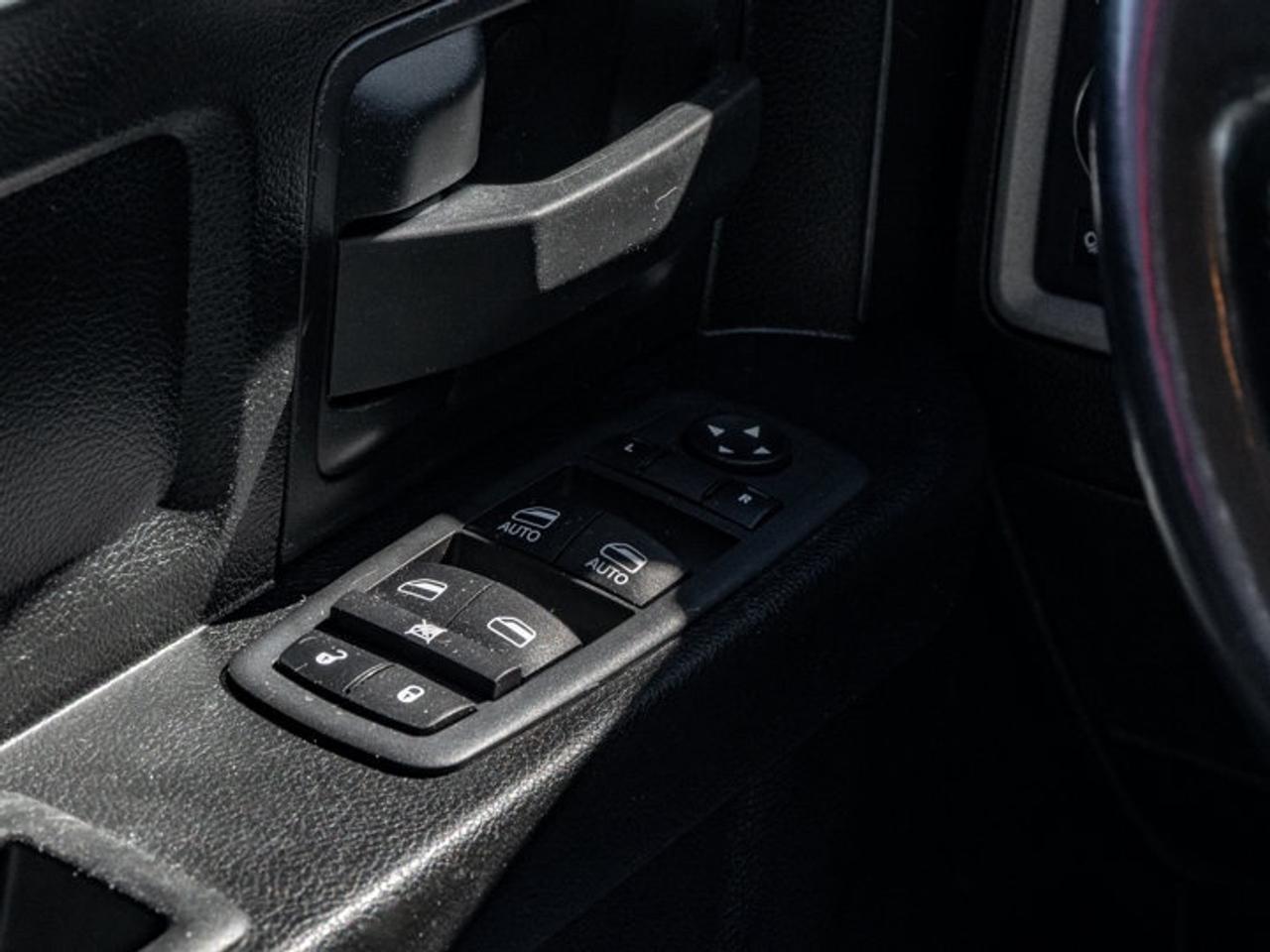 2022 RAM 1500 Classic EXPRESS Photo