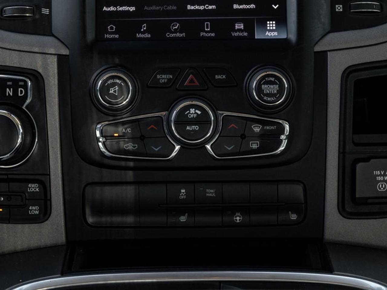 2022 RAM 1500 Classic EXPRESS Photo