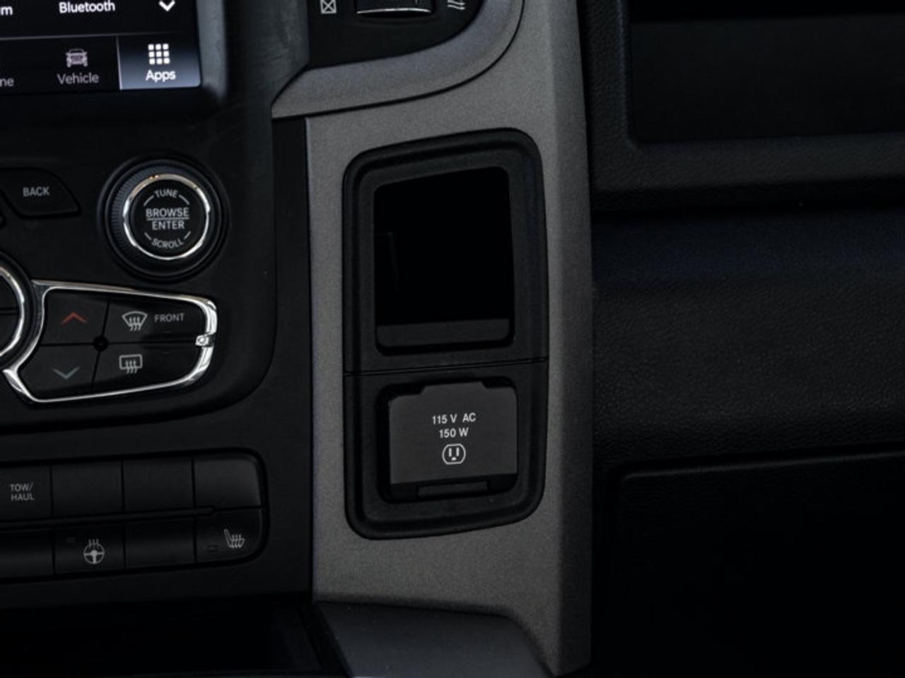 2022 RAM 1500 Classic EXPRESS Photo