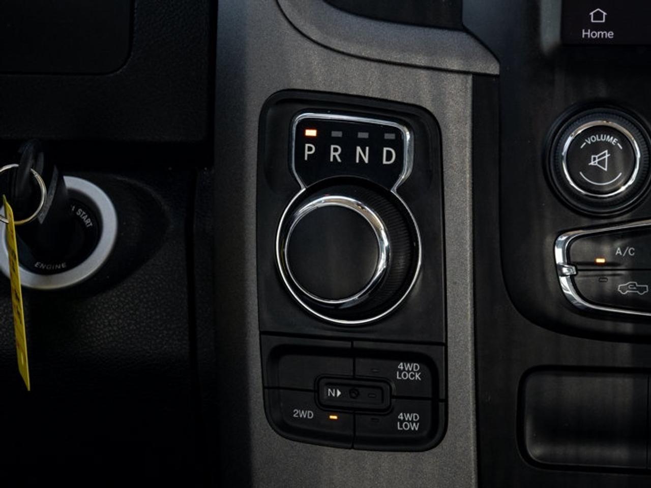 2022 RAM 1500 Classic EXPRESS Photo