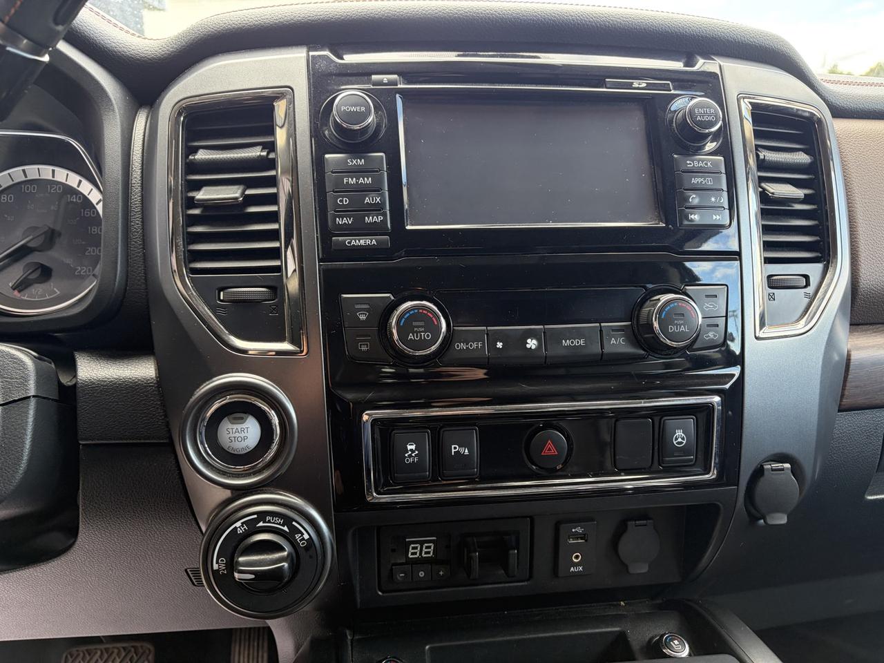 2016 Nissan Titan XD S 4WD - Photo #11