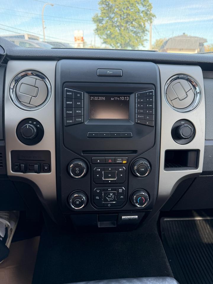 2013 Ford F-150 XLT Photo