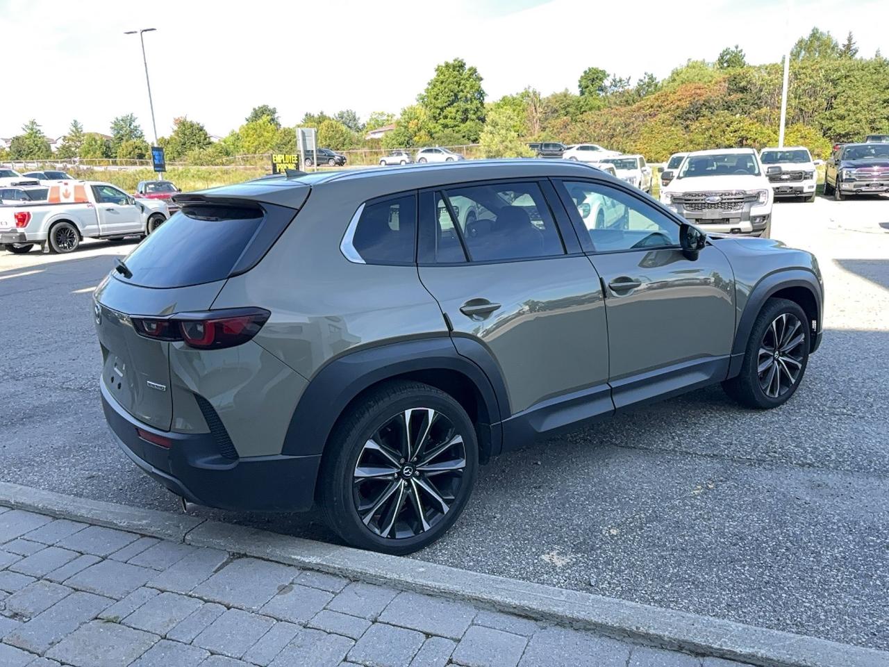 2023 Mazda CX-50 GT! LIKE NEW! WELL MAINTAINED, LOCAL, LOADED! Photo4