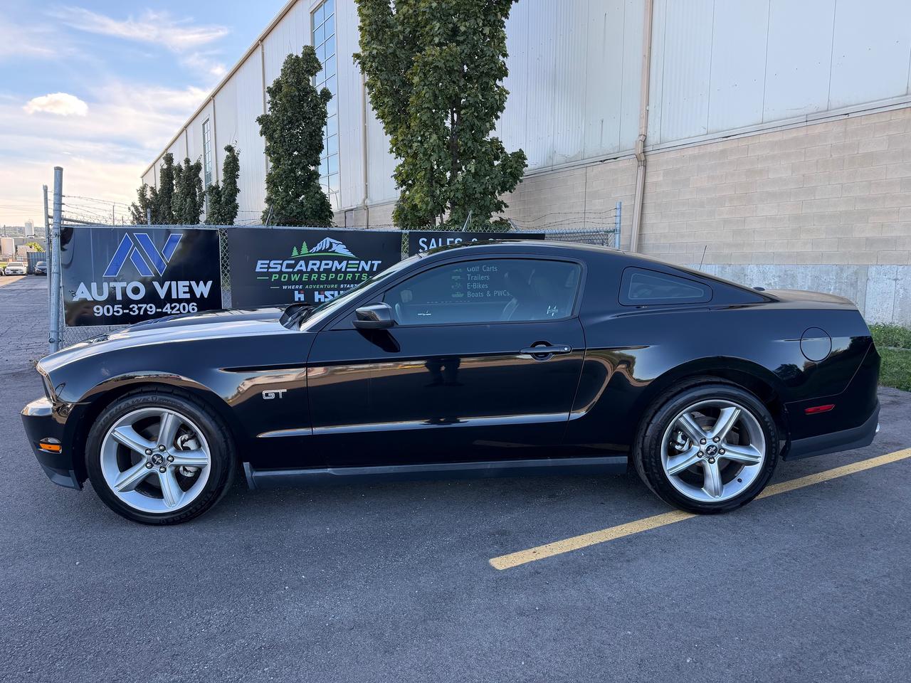 2010 Ford Mustang GT Coupe  *5 SPEED MANUAL* Photo