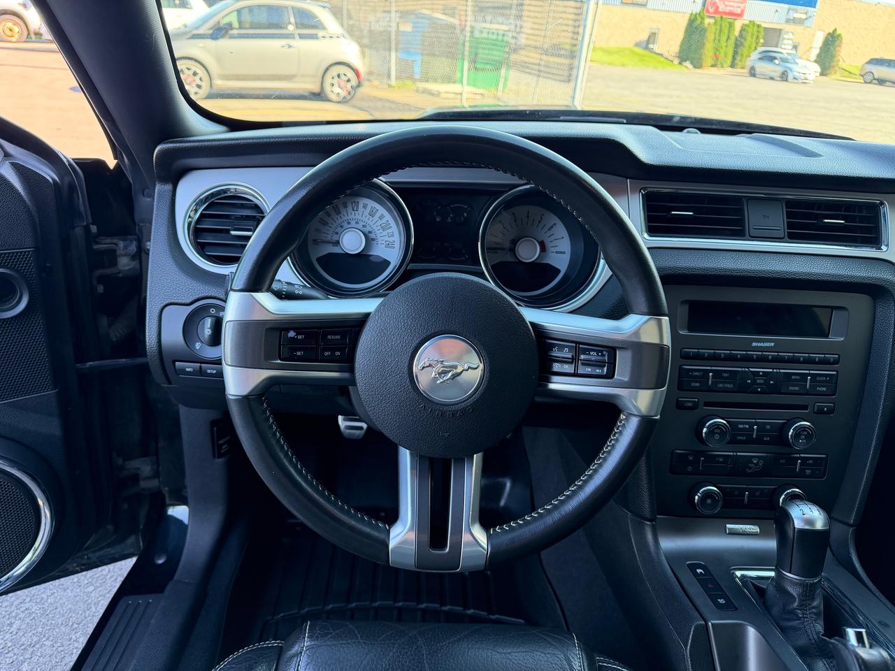 2010 Ford Mustang GT Coupe  *5 SPEED MANUAL* Photo
