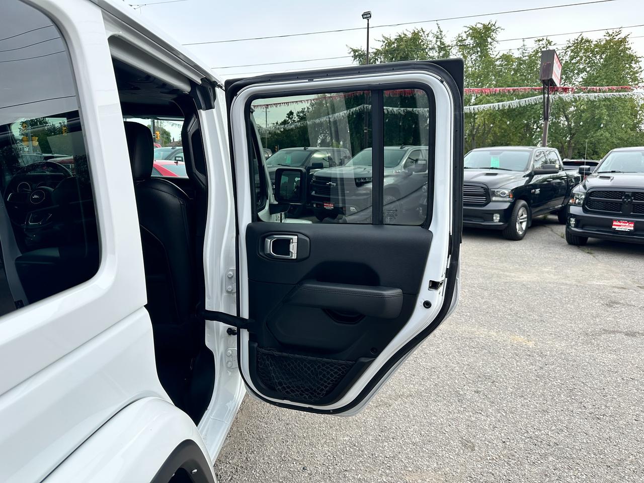 2023 Jeep Wrangler SaharaAltitude4X4 2.0L HTD-Leather NAV Alpine XM Photo