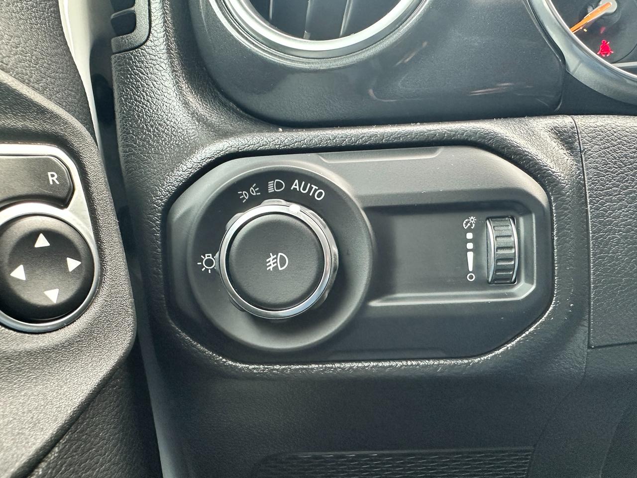 2023 Jeep Wrangler SaharaAltitude4X4 2.0L HTD-Leather NAV Alpine XM Photo