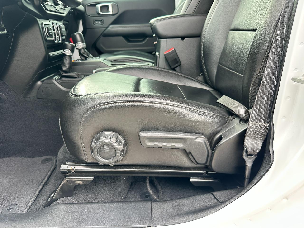 2023 Jeep Wrangler SaharaAltitude4X4 2.0L HTD-Leather NAV Alpine XM Photo
