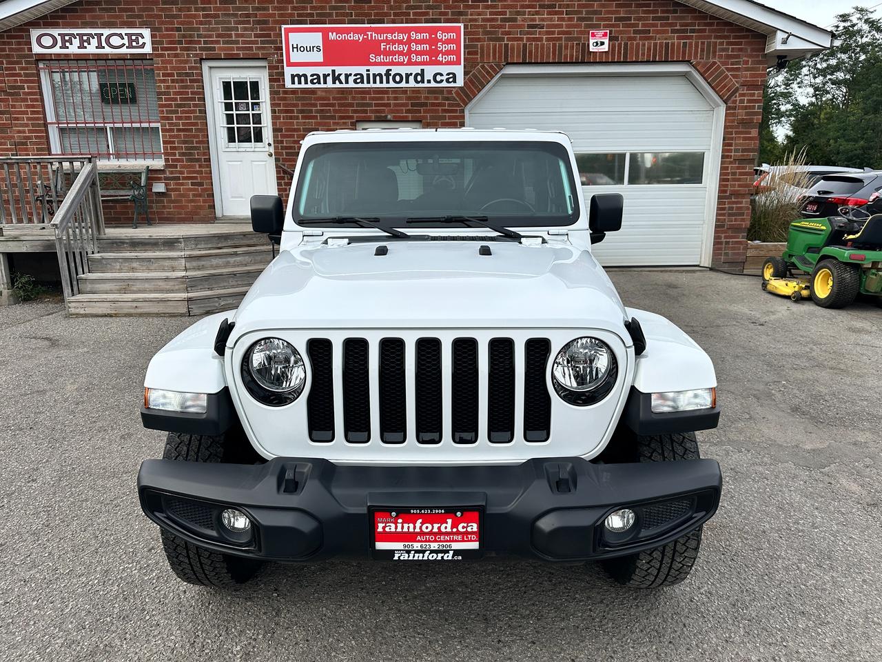 2023 Jeep Wrangler SaharaAltitude4X4 2.0L HTD-Leather NAV Alpine XM Photo