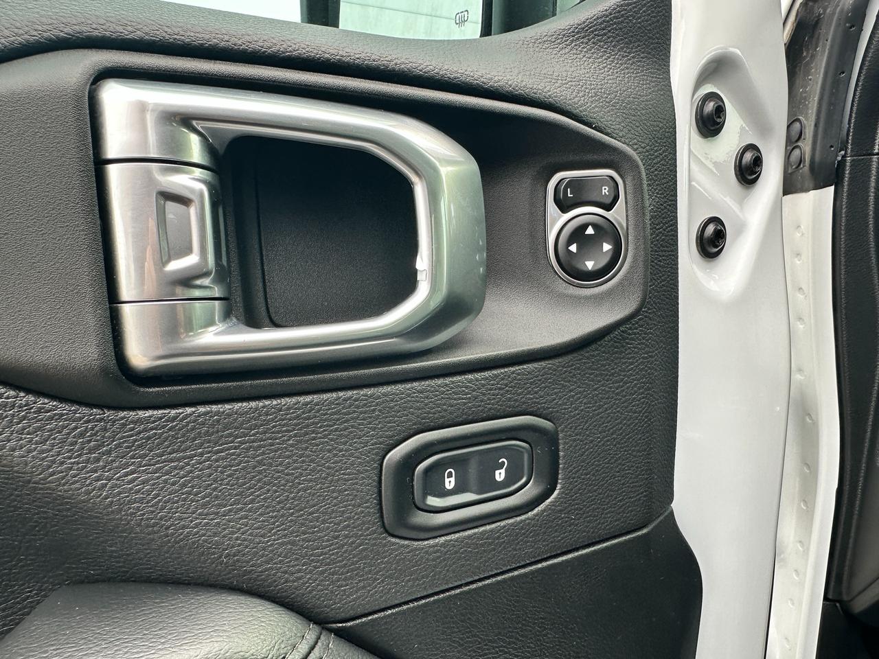 2023 Jeep Wrangler SaharaAltitude4X4 2.0L HTD-Leather NAV Alpine XM Photo