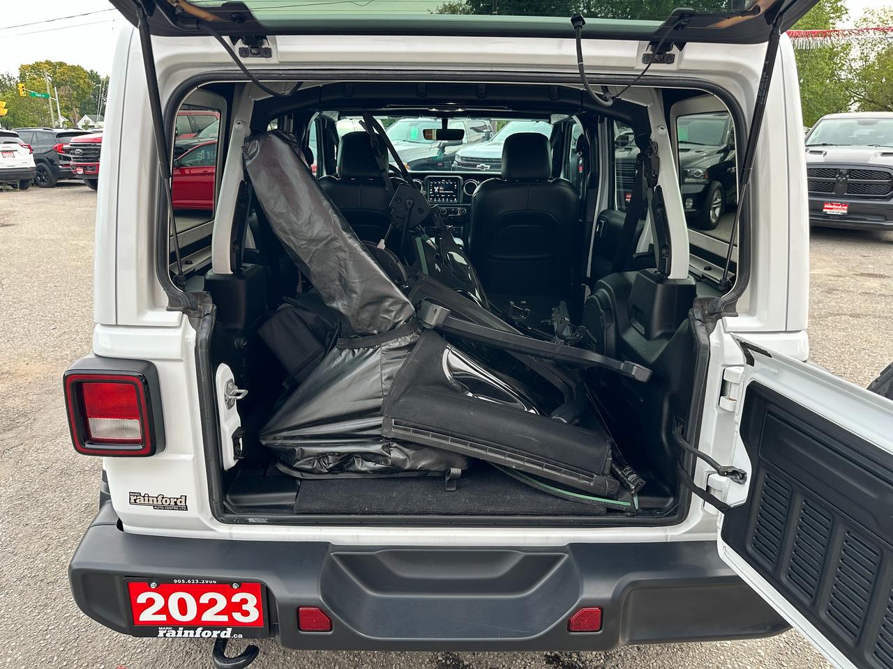 2023 Jeep Wrangler SaharaAltitude4X4 2.0L HTD-Leather NAV Alpine XM Photo