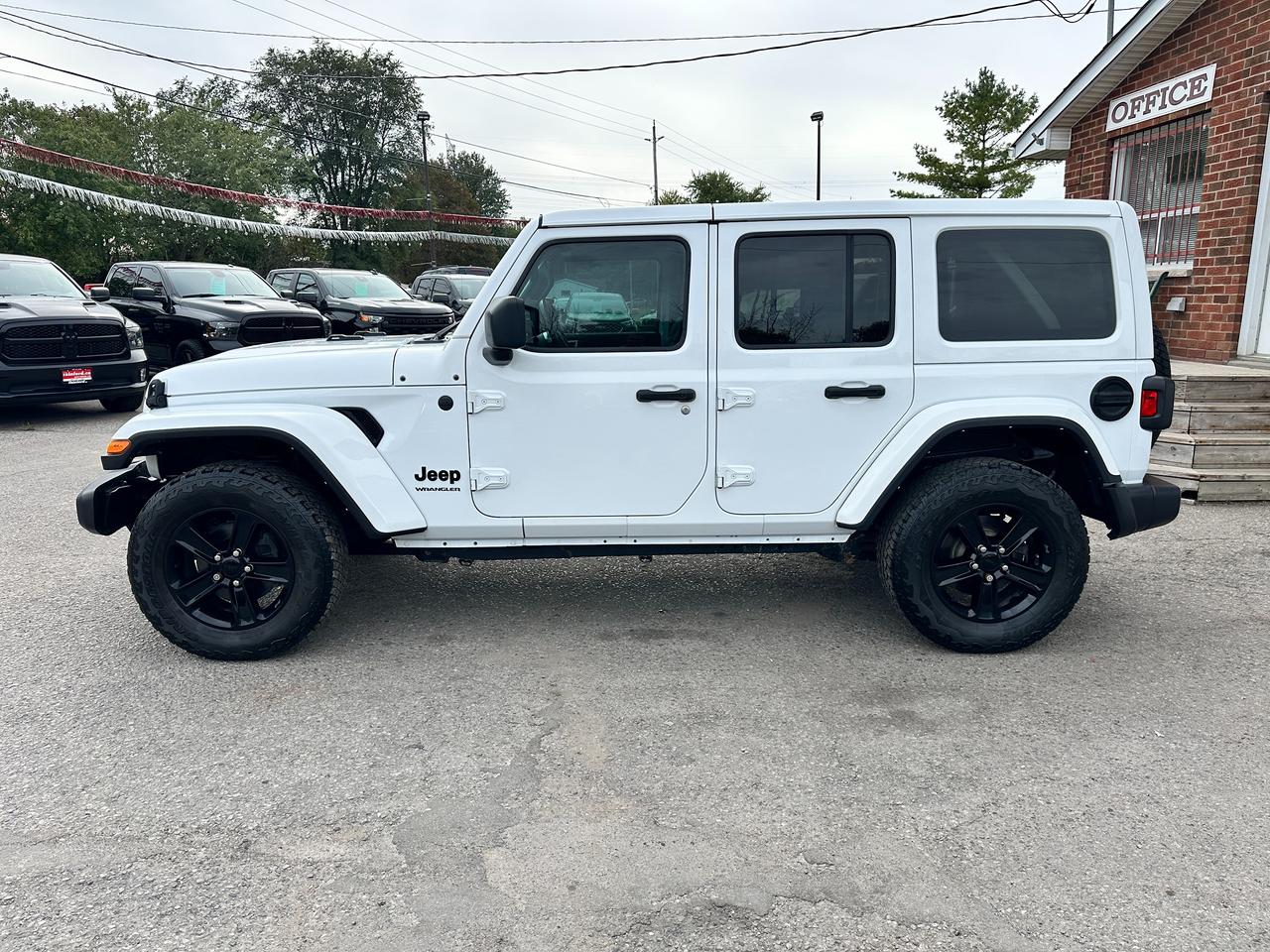 2023 Jeep Wrangler SaharaAltitude4X4 2.0L HTD-Leather NAV Alpine XM Photo