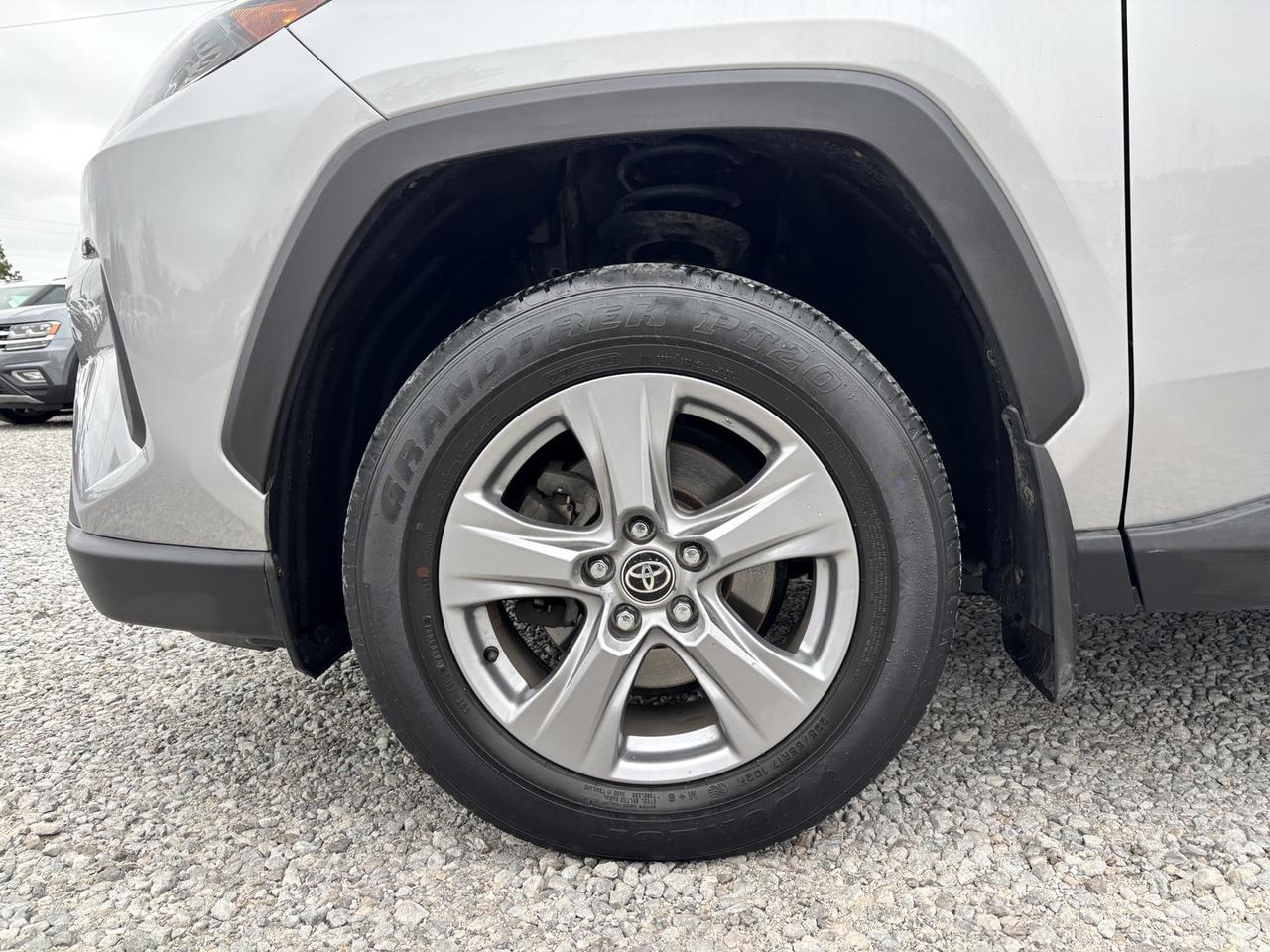 2021 Toyota RAV4 LE ~CLEAN CARFAX~ Photo