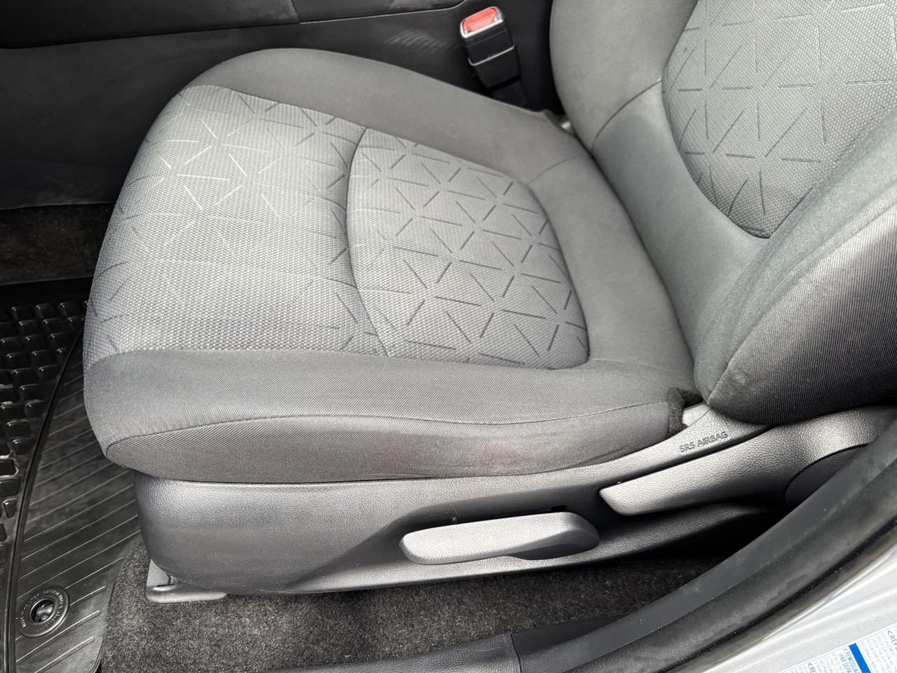 2021 Toyota RAV4 LE ~CLEAN CARFAX~ Photo