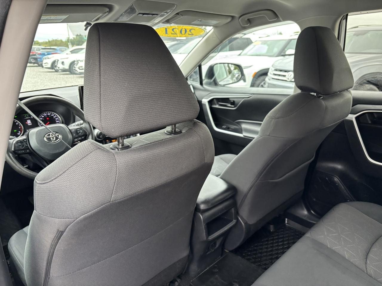 2021 Toyota RAV4 LE ~CLEAN CARFAX~ Photo