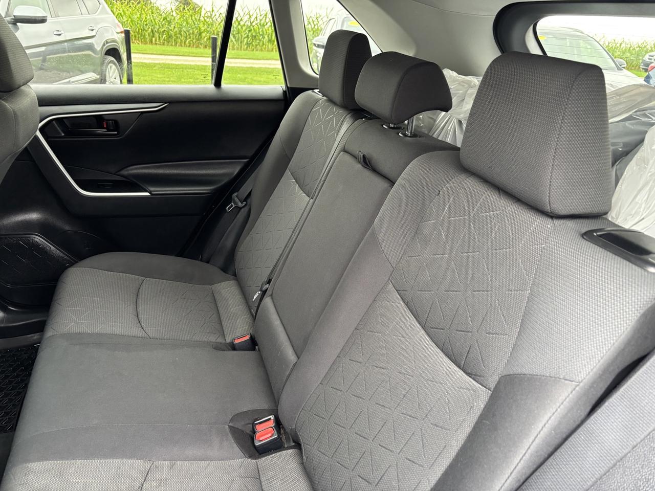 2021 Toyota RAV4 LE ~CLEAN CARFAX~ Photo