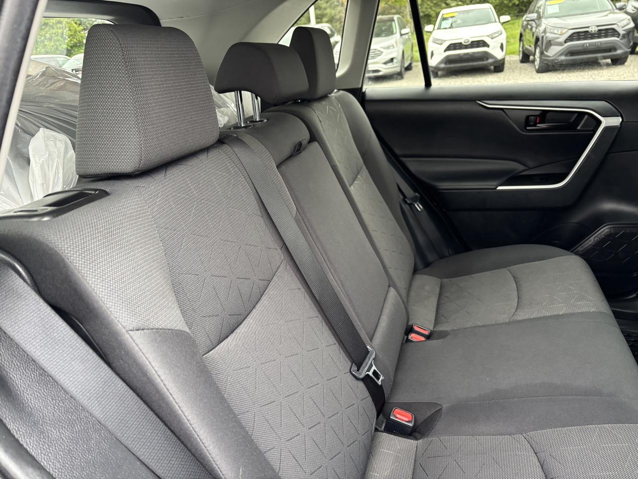2021 Toyota RAV4 LE ~CLEAN CARFAX~ Photo