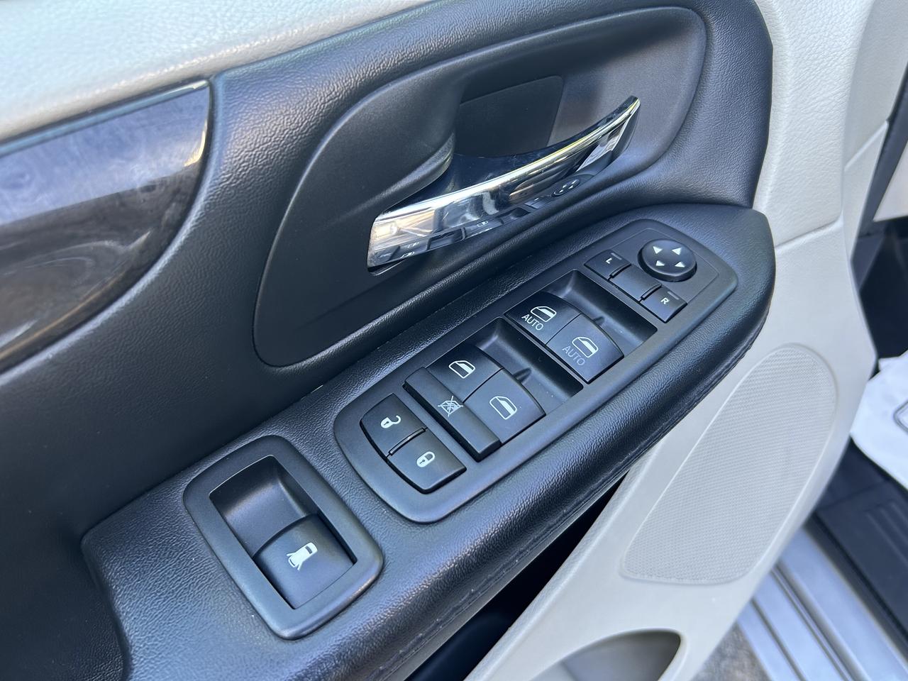 2018 Dodge Grand Caravan Crew Plus - B/U CAM, NAV, STOW 'N GO & MORE!! Photo