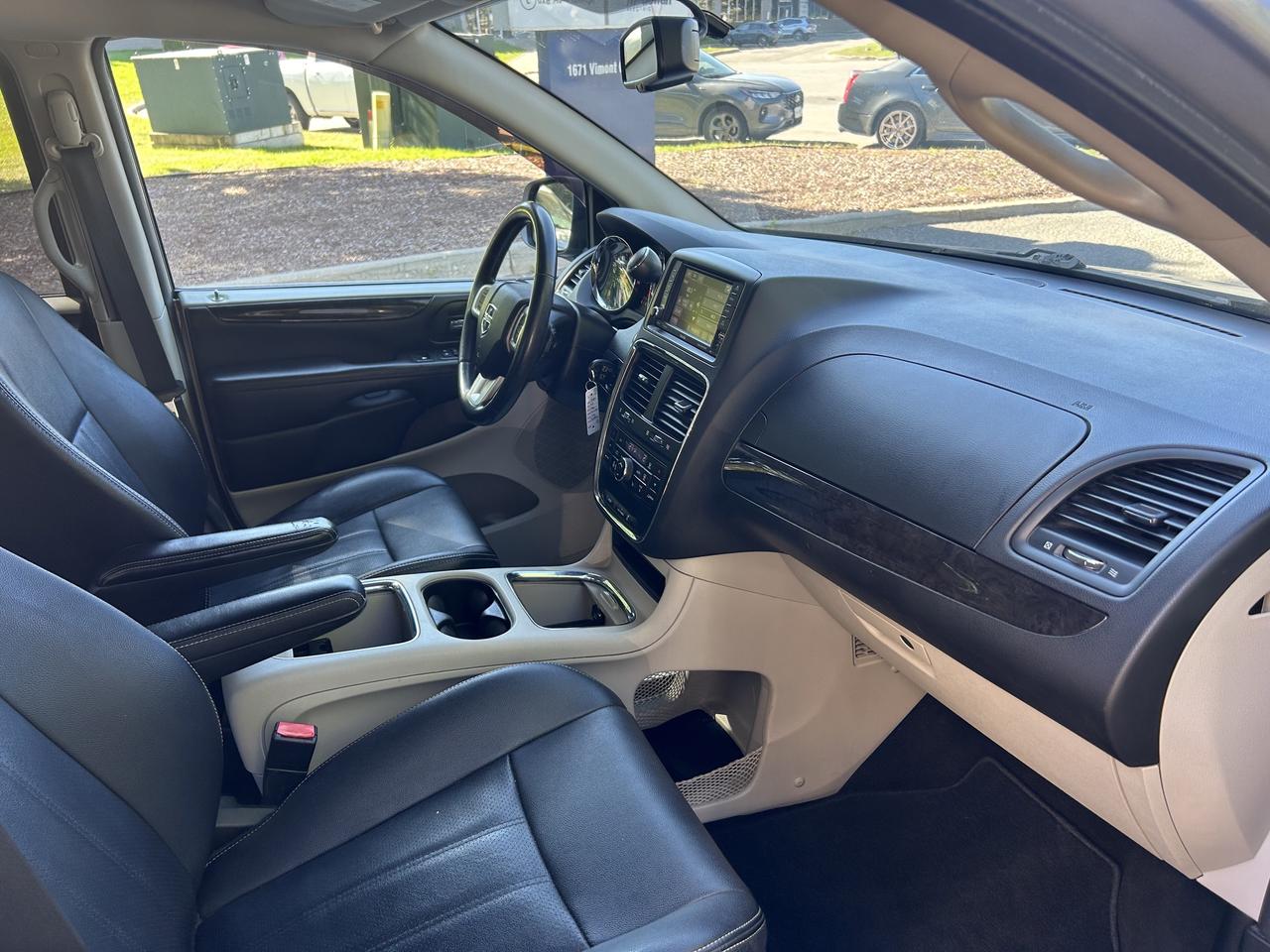 2018 Dodge Grand Caravan Crew Plus - B/U CAM, NAV, STOW 'N GO & MORE!! Photo