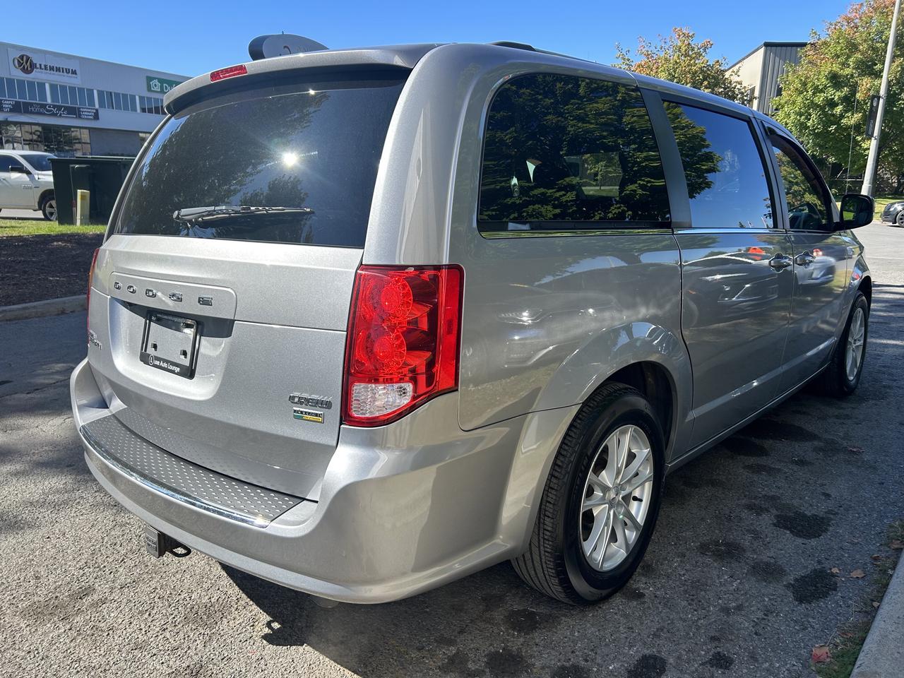 2018 Dodge Grand Caravan Crew Plus - B/U CAM, NAV, STOW 'N GO & MORE!! Photo