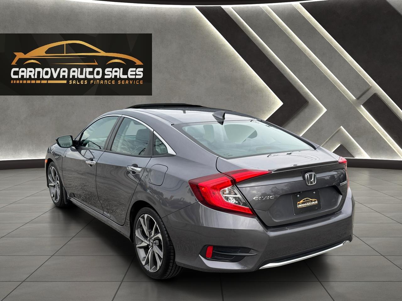 2019 Honda Civic Touring+Roof+Leather+Remote Start+Adaptive Cruise Photo