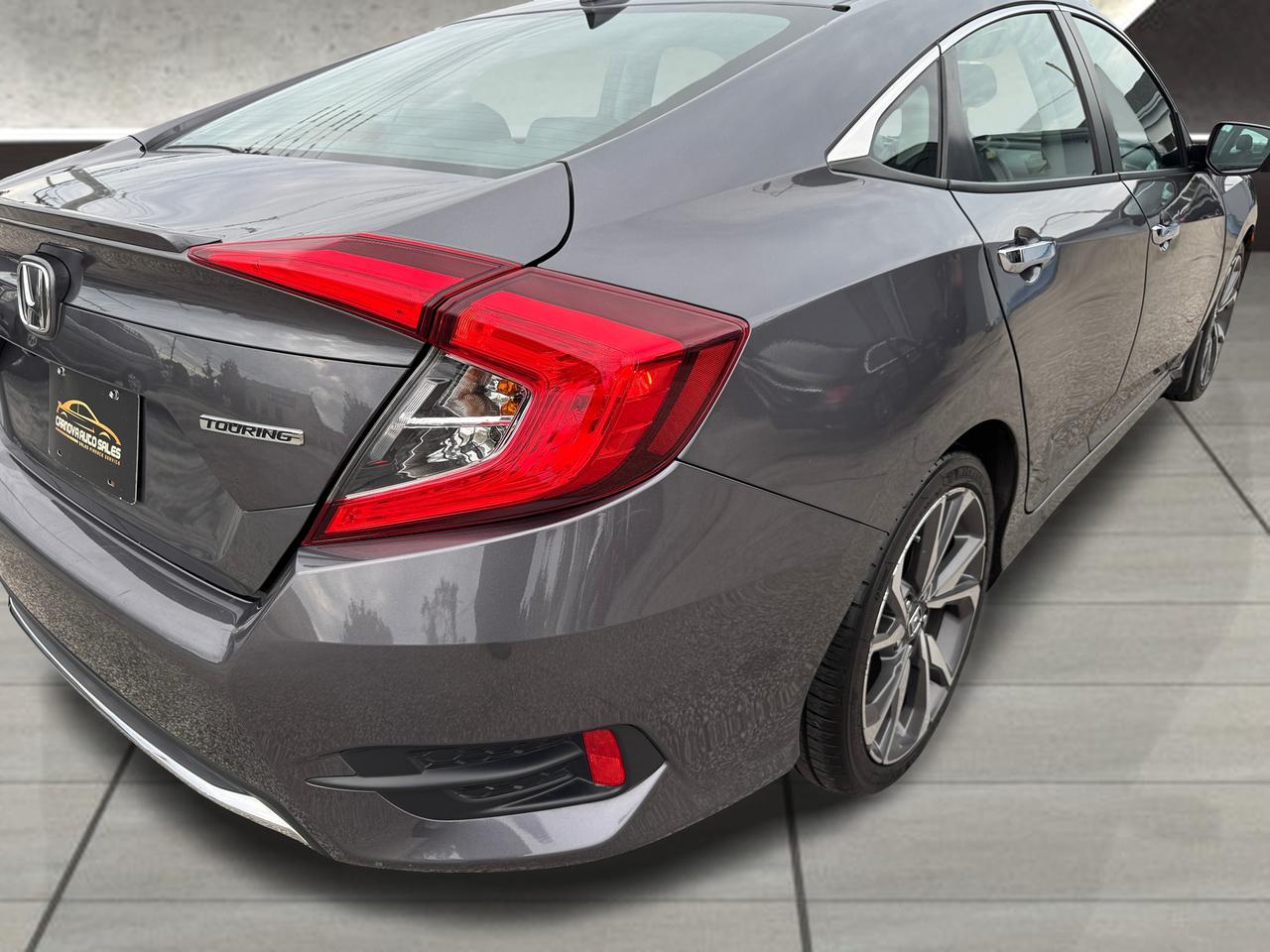 2019 Honda Civic Touring+Roof+Leather+Remote Start+Adaptive Cruise Photo