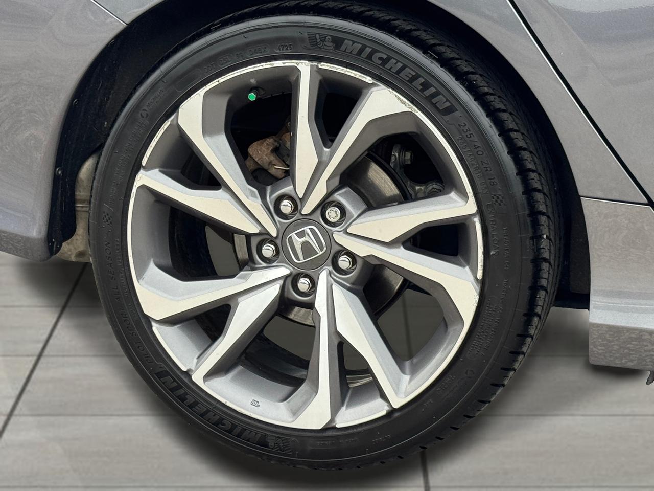 2019 Honda Civic Touring+Roof+Leather+Remote Start+Adaptive Cruise Photo