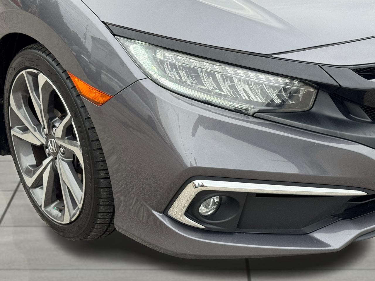 2019 Honda Civic Touring+Roof+Leather+Remote Start+Adaptive Cruise Photo