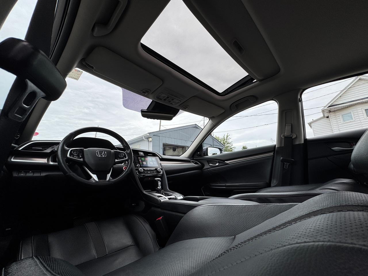 2019 Honda Civic Touring+Roof+Leather+Remote Start+Adaptive Cruise Photo