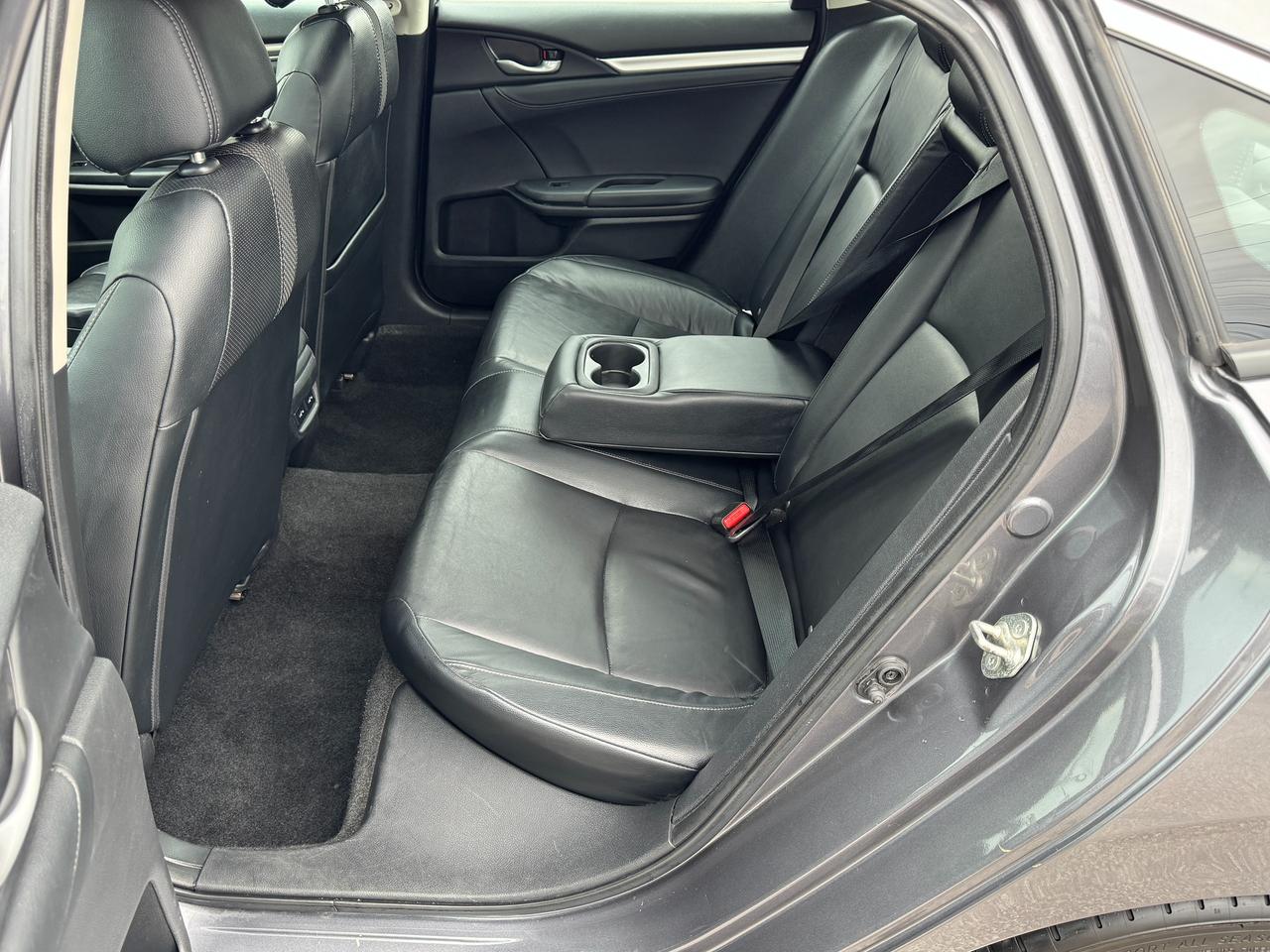 2019 Honda Civic Touring+Roof+Leather+Remote Start+Adaptive Cruise Photo
