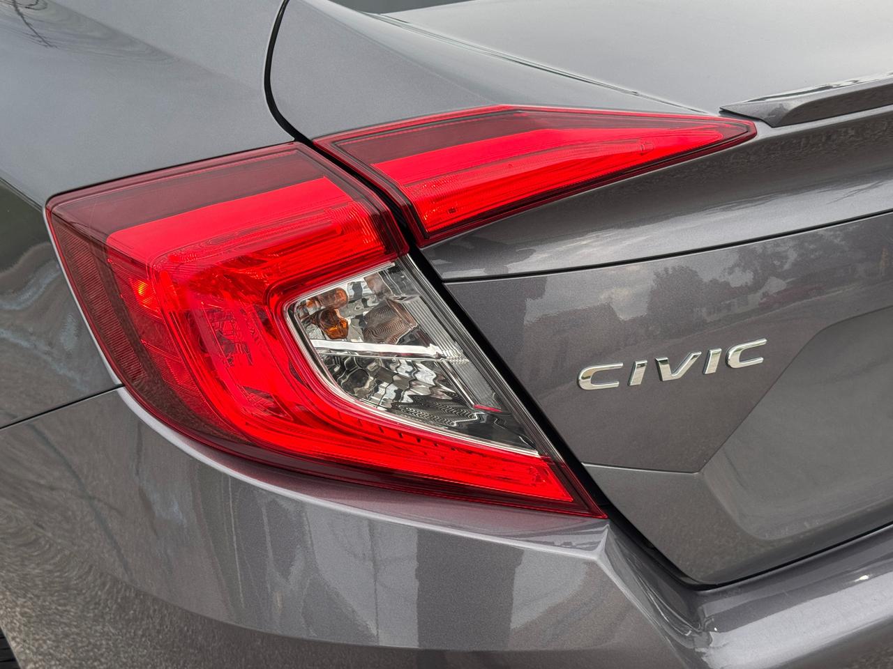 2019 Honda Civic Touring+Roof+Leather+Remote Start+Adaptive Cruise Photo