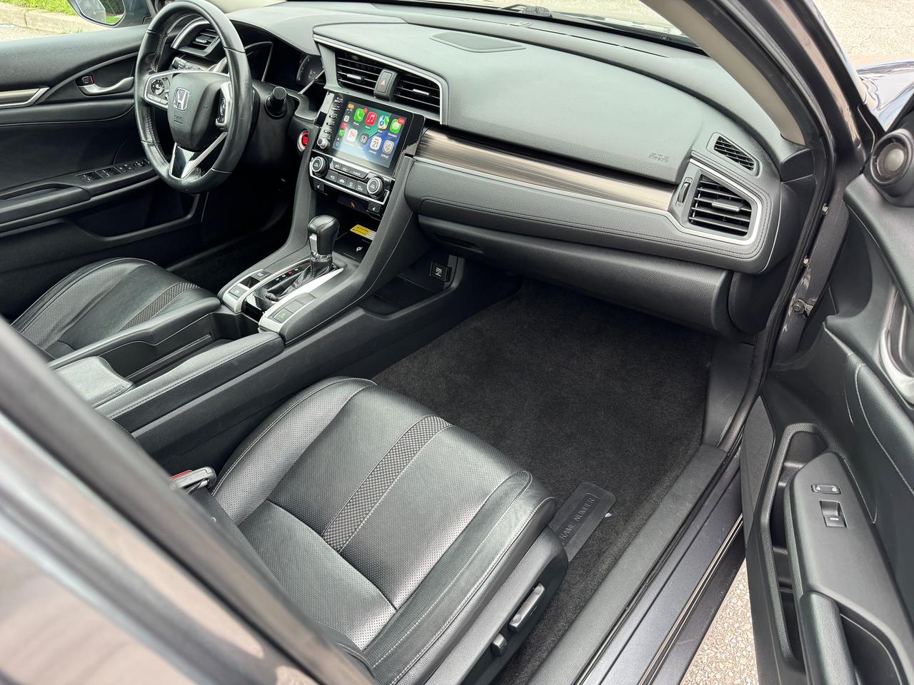 2019 Honda Civic Touring+Roof+Leather+Remote Start+Adaptive Cruise Photo
