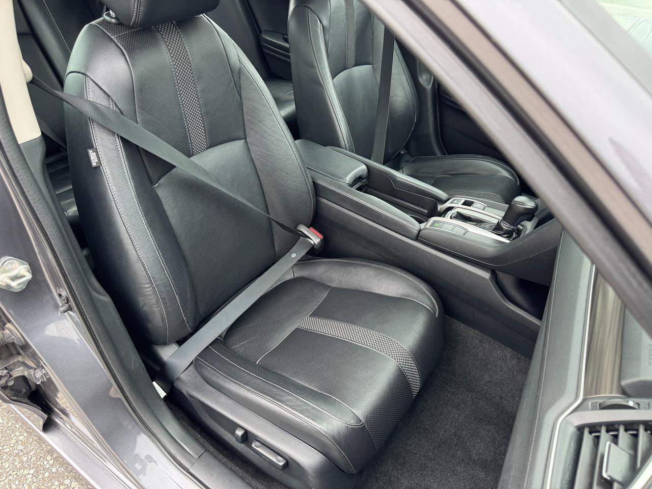 2019 Honda Civic Touring+Roof+Leather+Remote Start+Adaptive Cruise Photo