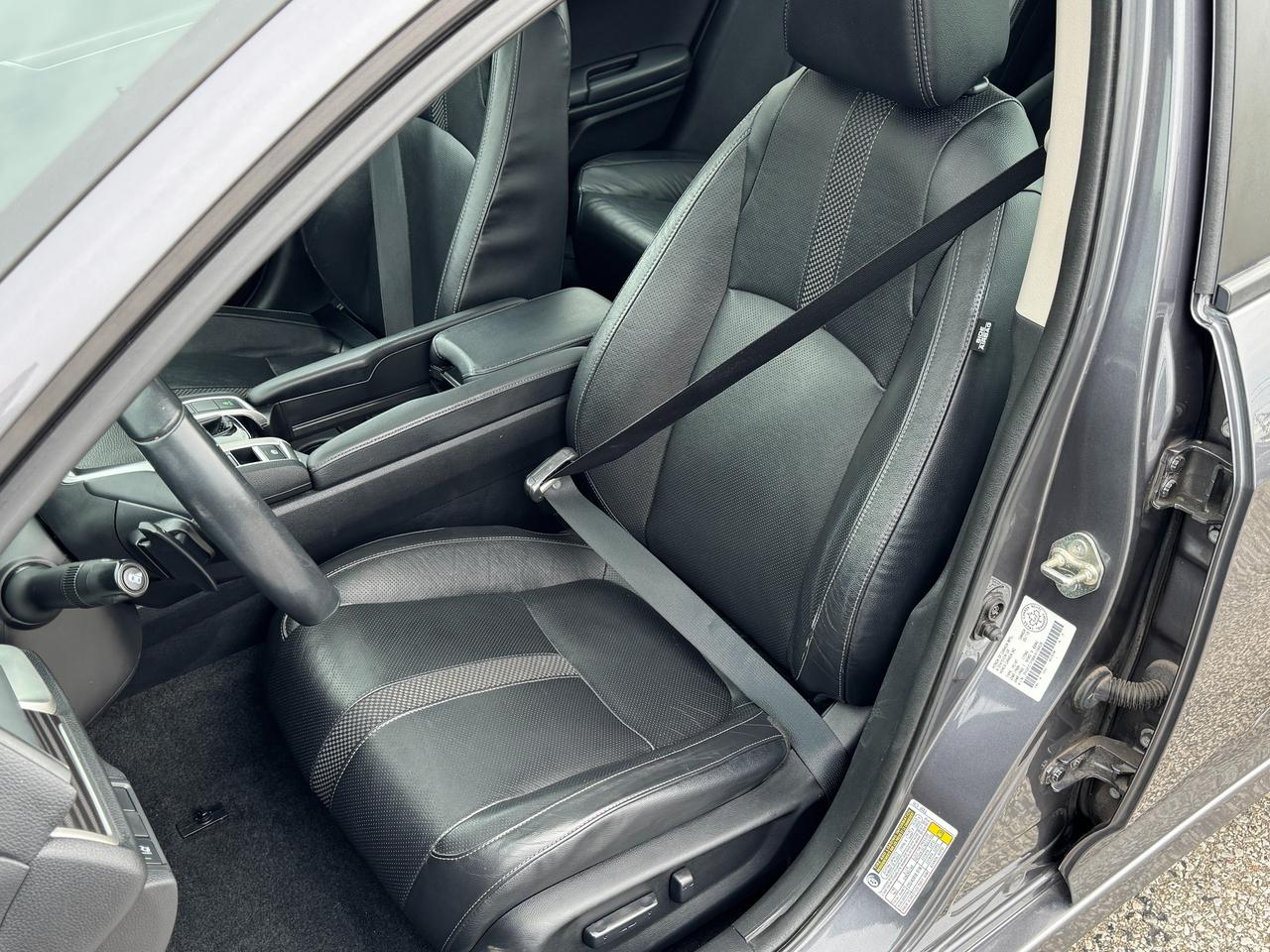 2019 Honda Civic Touring+Roof+Leather+Remote Start+Adaptive Cruise Photo