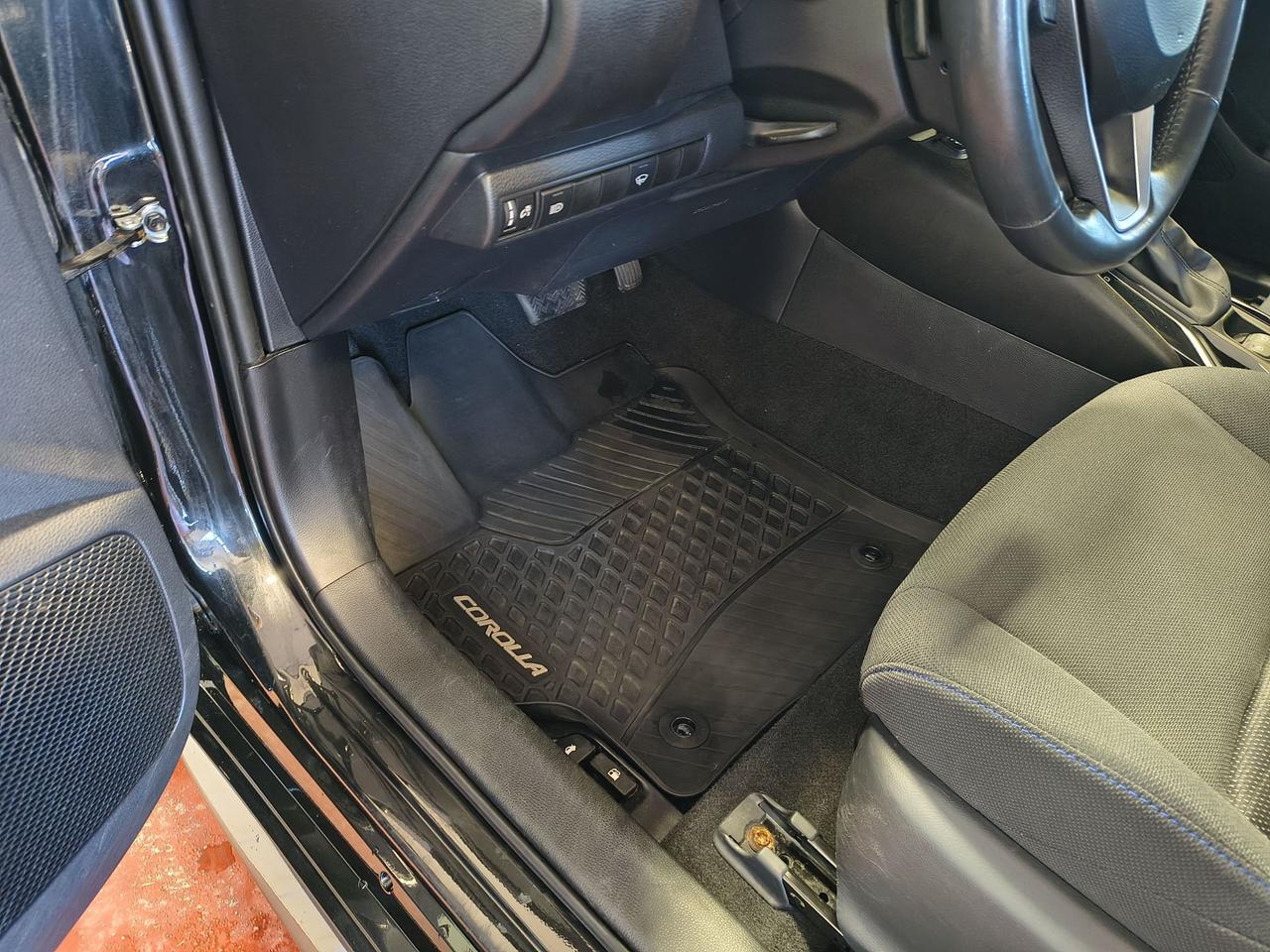 2020 Toyota Corolla SE Photo