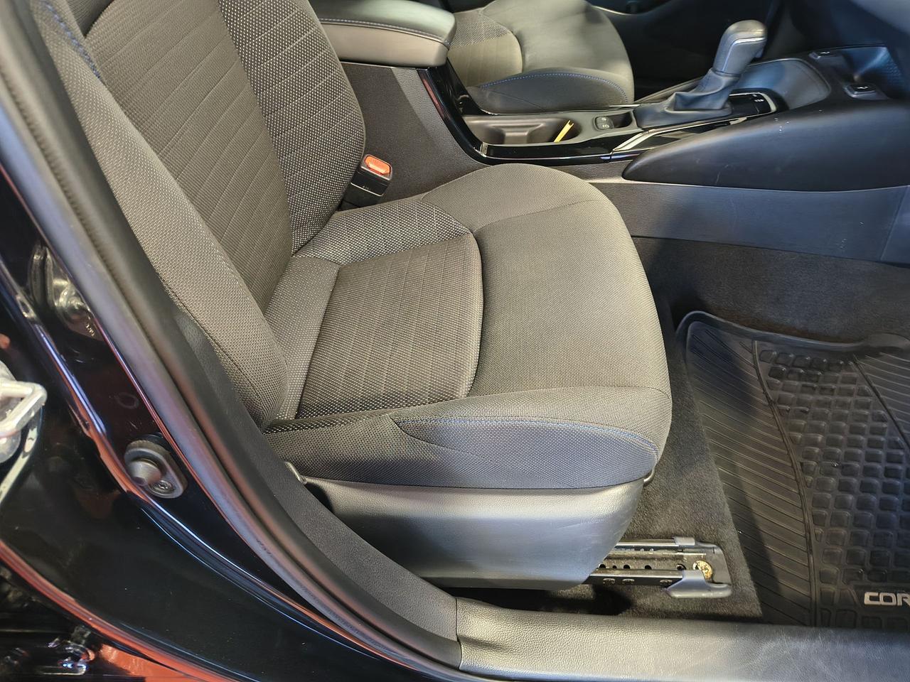 2020 Toyota Corolla SE Photo0